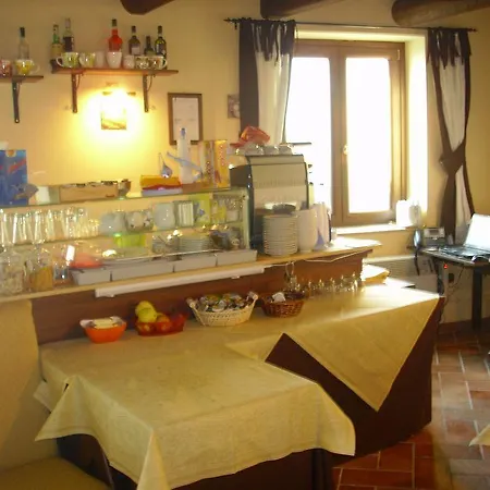 Degli Ulivi Oda ve Kahvaltı 2*